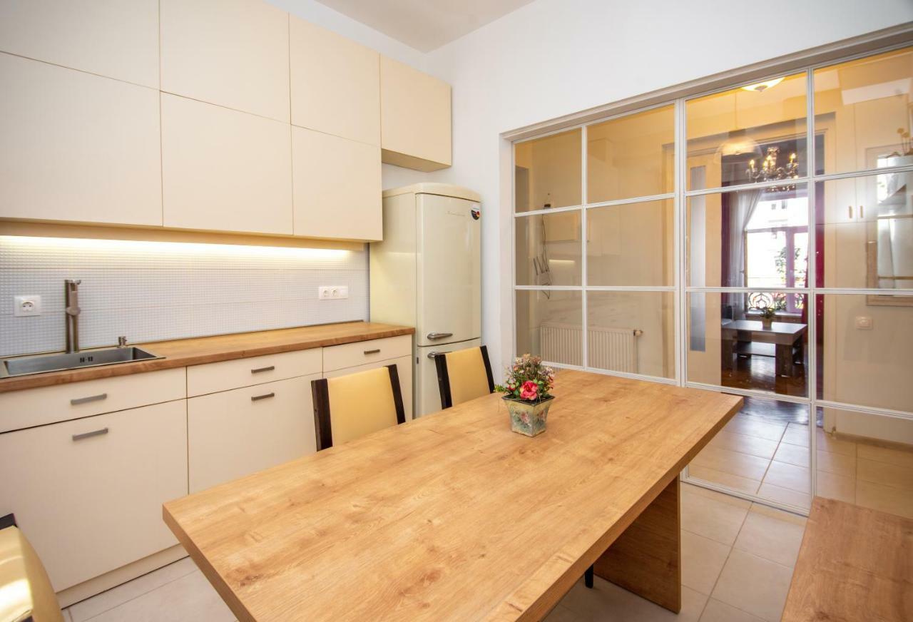 Gio'S Apartment Tbilisi Ngoại thất bức ảnh
