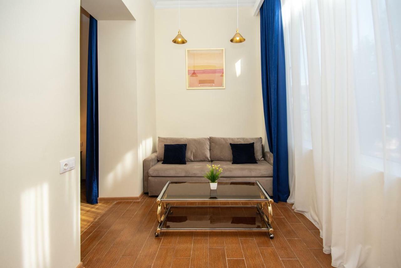 Gio'S Apartment Tbilisi Ngoại thất bức ảnh