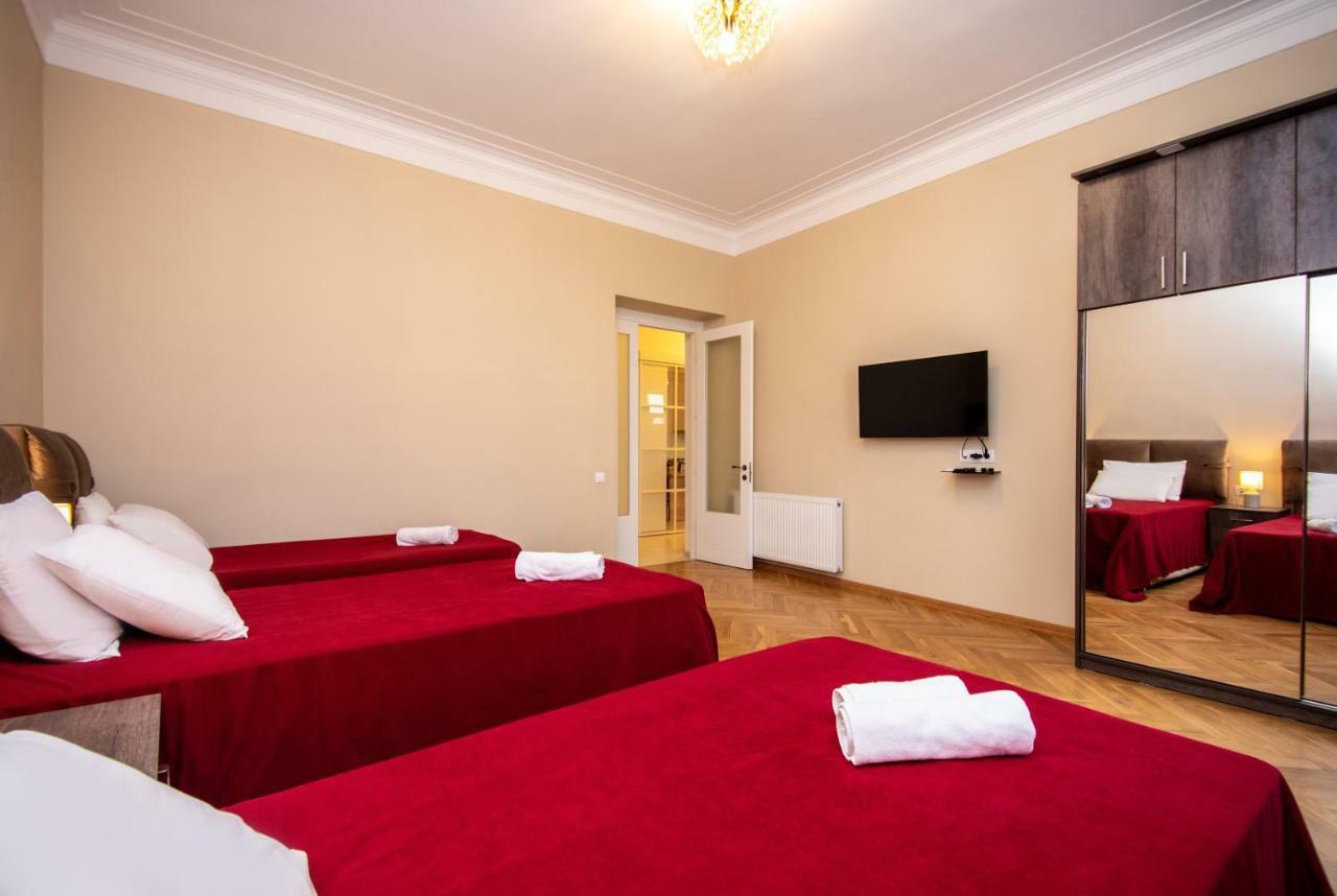 Gio'S Apartment Tbilisi Ngoại thất bức ảnh